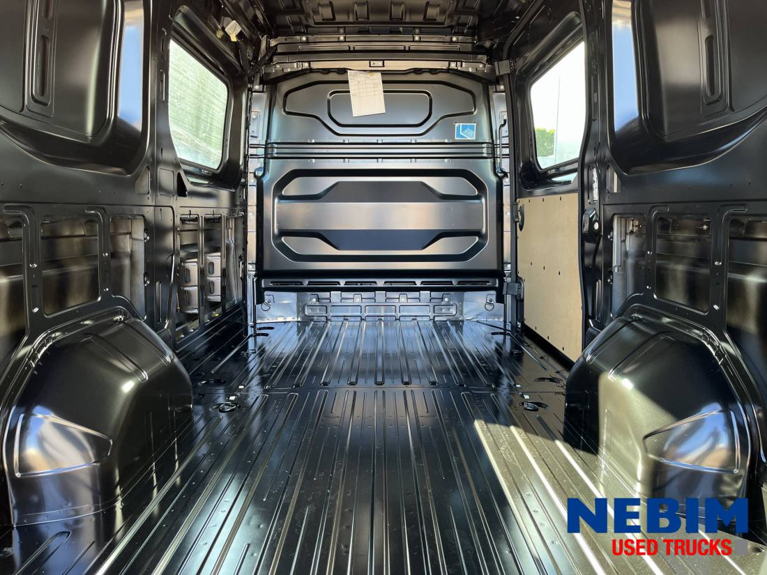 Fourgon utilitaire neuf Renault Master L2H2 170HP Automatic Air Suspension: photos 12