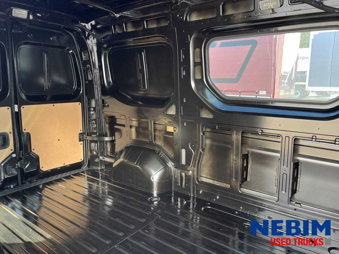 Fourgon utilitaire neuf Renault Master L2H2 170HP Automatic Air Suspension: photos 13