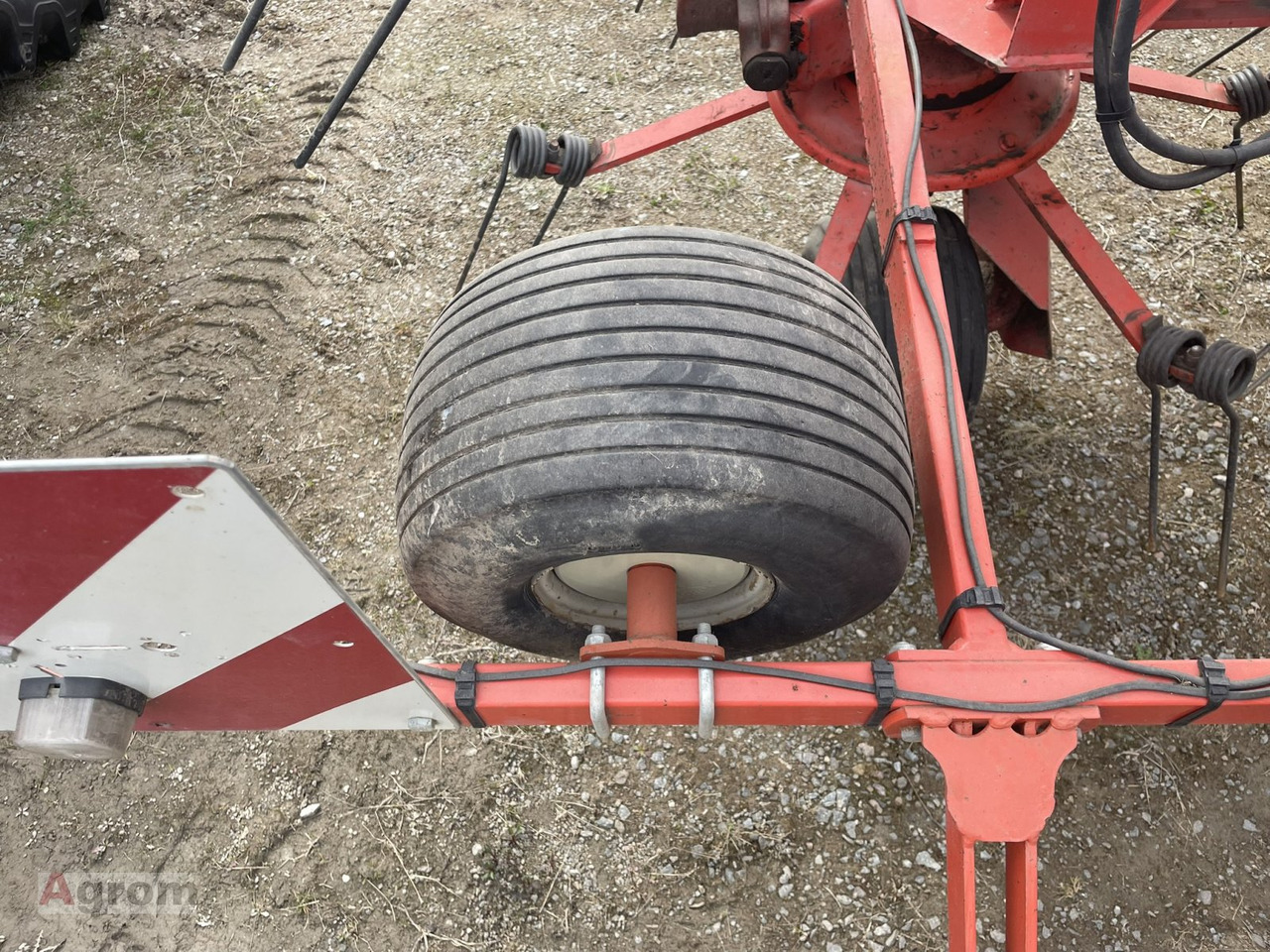 Faneuse Kuhn GF 8501: photos 12 Faneuse Kuhn GF 8501: photos 12