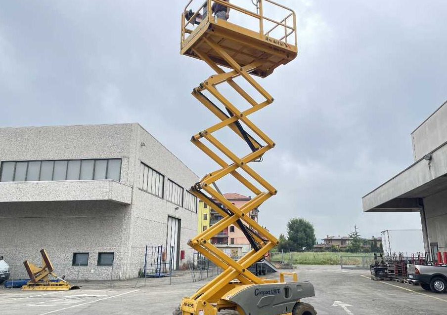 HAULOTTE COMPACT 12 RTE Batterie NUOVE - Nacelle ciseaux: photos 2 HAULOTTE COMPACT 12 RTE Batterie NUOVE - Nacelle ciseaux: photos 2