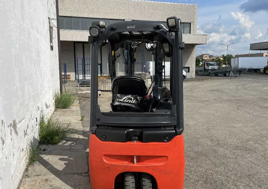LINDE E 16-02 - Chariot élévateur électrique: photos 4 LINDE E 16-02 - Chariot élévateur électrique: photos 4