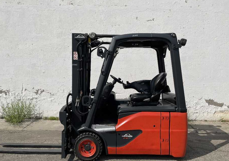 LINDE E 16-02 - Chariot élévateur électrique: photos 2 LINDE E 16-02 - Chariot élévateur électrique: photos 2