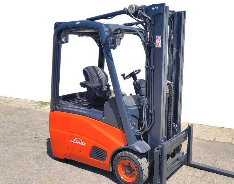Linde E 16 C-01/386 (batt. 2016) - Chariot élévateur électrique: photos 1 Linde E 16 C-01/386 (batt. 2016) - Chariot élévateur électrique: photos 1
