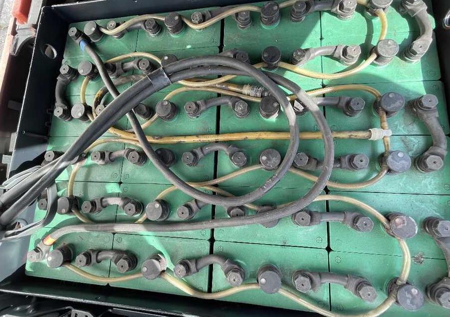 Linde E 16 P-02 - Chariot élévateur électrique: photos 3 Linde E 16 P-02 - Chariot élévateur électrique: photos 3