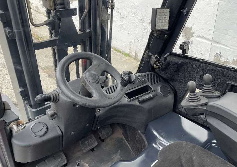 Linde E 18 L-01/386 (batt. NUOVA) - Chariot élévateur électrique: photos 4 Linde E 18 L-01/386 (batt. NUOVA) - Chariot élévateur électrique: photos 4