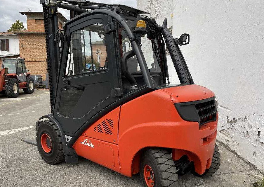 Linde H 35 D-02/393 - Chariot élévateur diesel: photos 2 Linde H 35 D-02/393 - Chariot élévateur diesel: photos 2