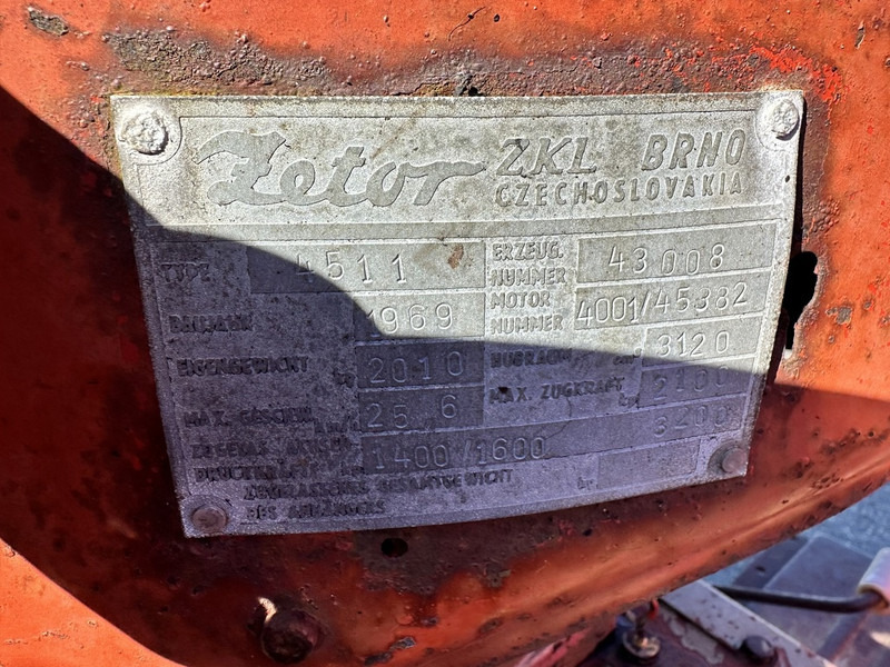 Tracteur agricole Zetor 4511: photos 10 Tracteur agricole Zetor 4511: photos 10
