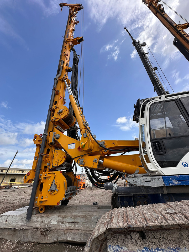 Bauer BG 28H - Mât de battage: photos 4 Bauer BG 28H - Mât de battage: photos 4