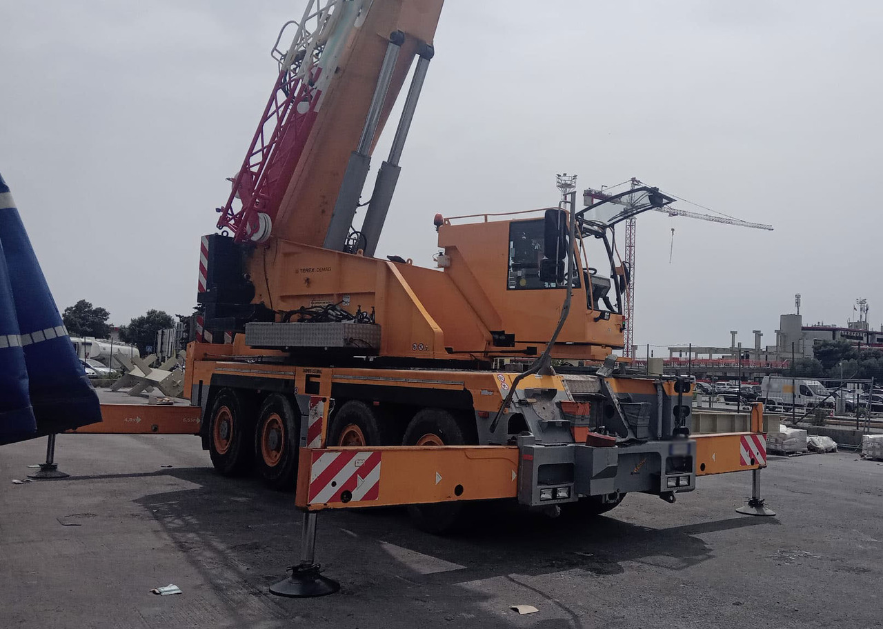 Demag AC 70 City - Grue mobile: photos 4 Demag AC 70 City - Grue mobile: photos 4