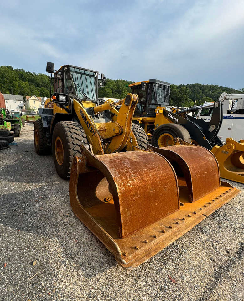Komatsu WA320-8 - Chargeuse sur pneus: photos 3 Komatsu WA320-8 - Chargeuse sur pneus: photos 3