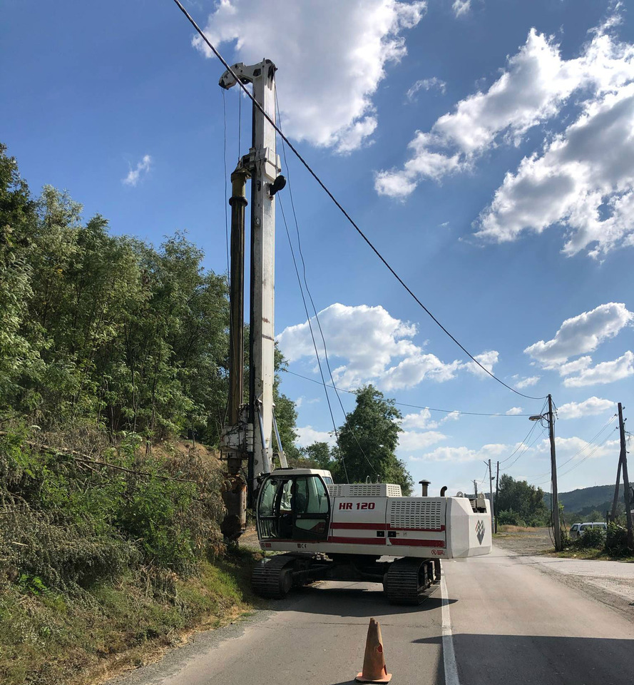 MAIT HR120 - Mât de battage: photos 1 MAIT HR120 - Mât de battage: photos 1