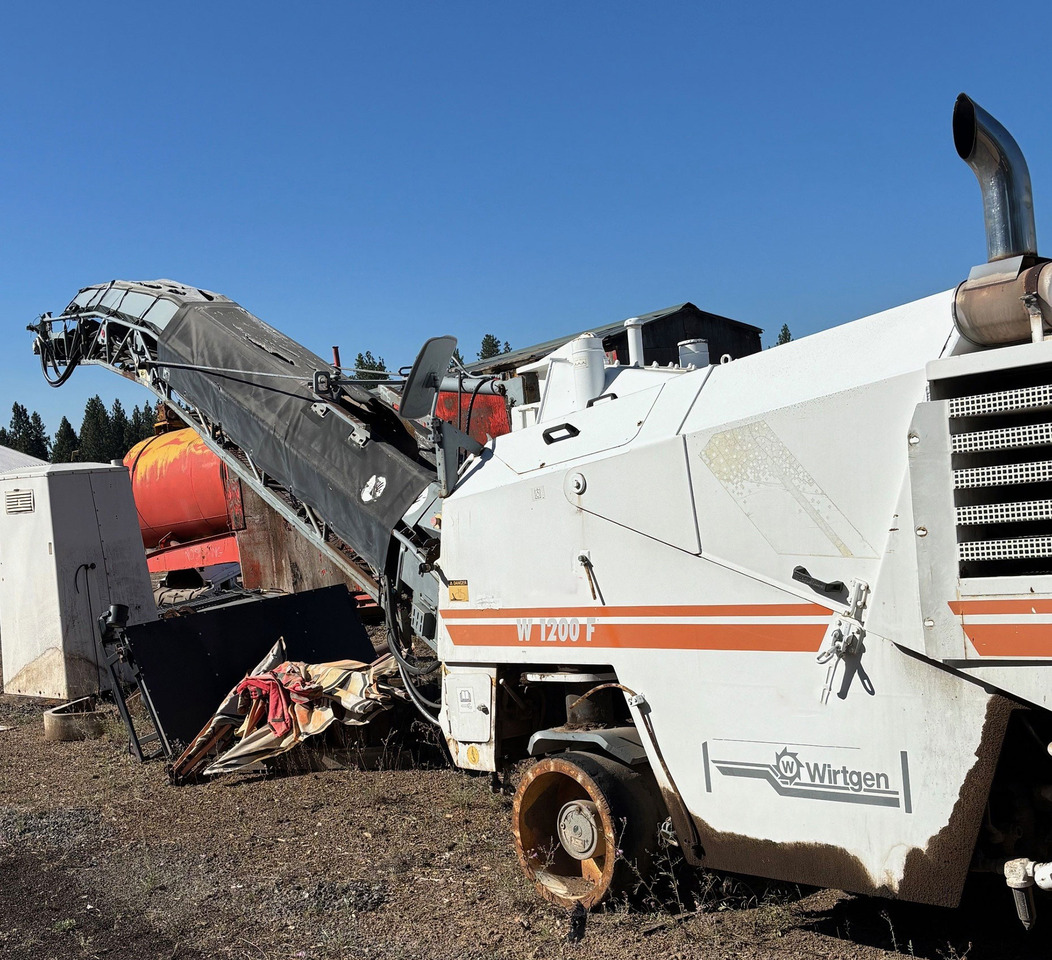 Wirtgen W 1200 F - Fraiseuse à froid: photos 3 Wirtgen W 1200 F - Fraiseuse à froid: photos 3