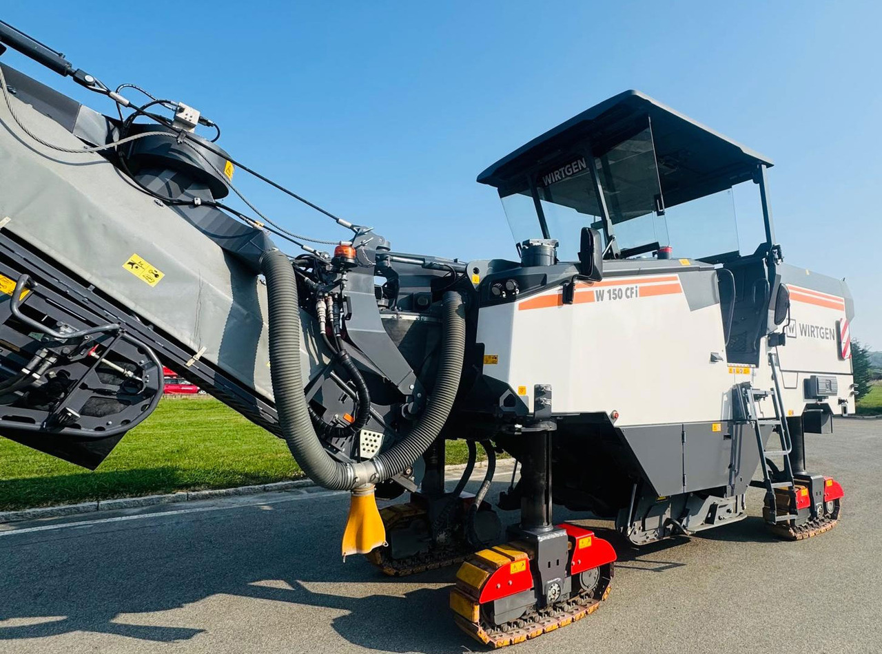 Wirtgen W 150 CFI - Fraiseuse à froid: photos 1 Wirtgen W 150 CFI - Fraiseuse à froid: photos 1