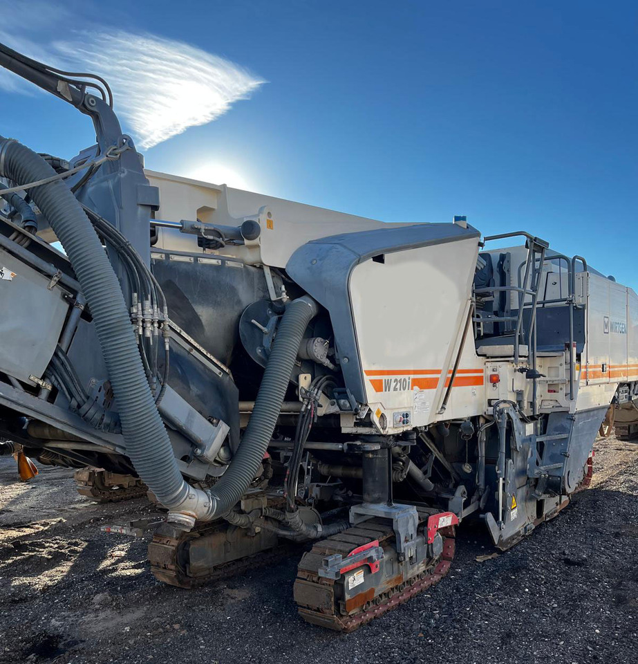 Wirtgen W 210 i - Fraiseuse à froid: photos 2 Wirtgen W 210 i - Fraiseuse à froid: photos 2