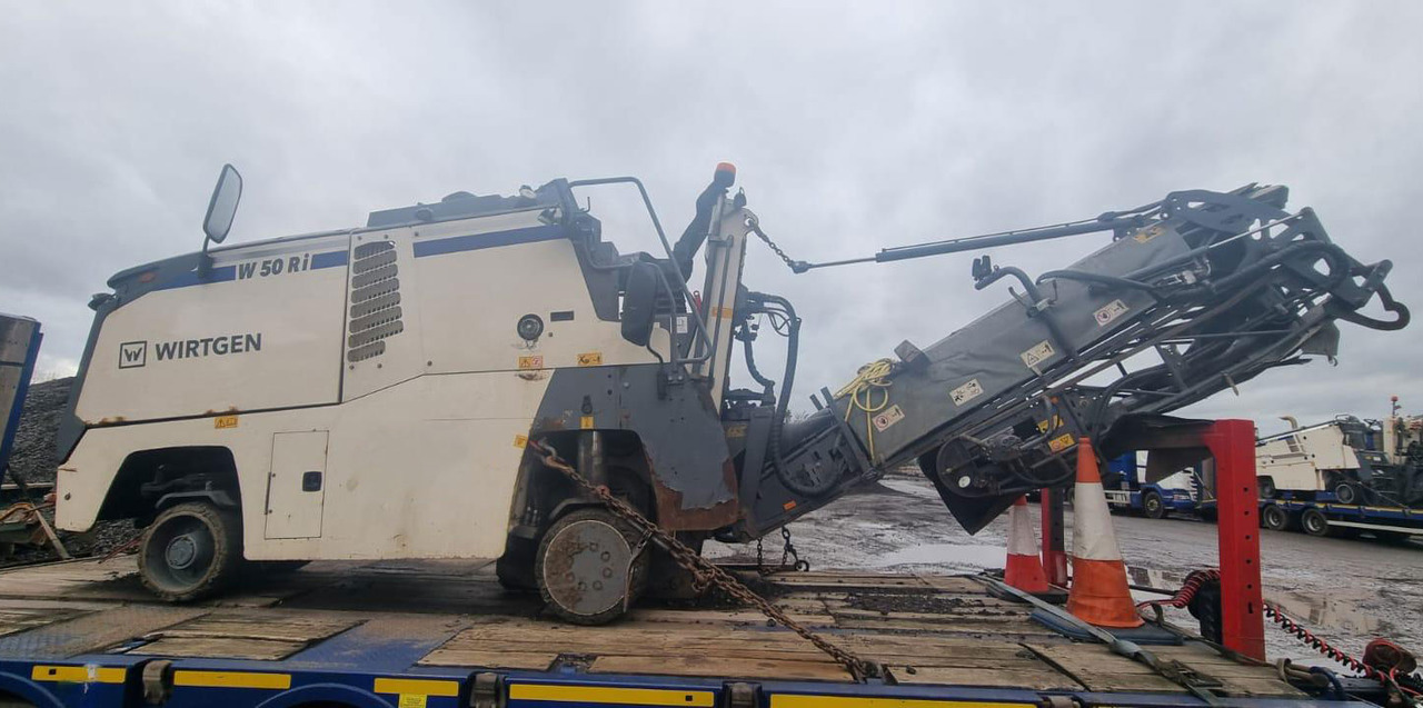 Wirtgen W 50 Ri - Fraiseuse à froid: photos 1 Wirtgen W 50 Ri - Fraiseuse à froid: photos 1