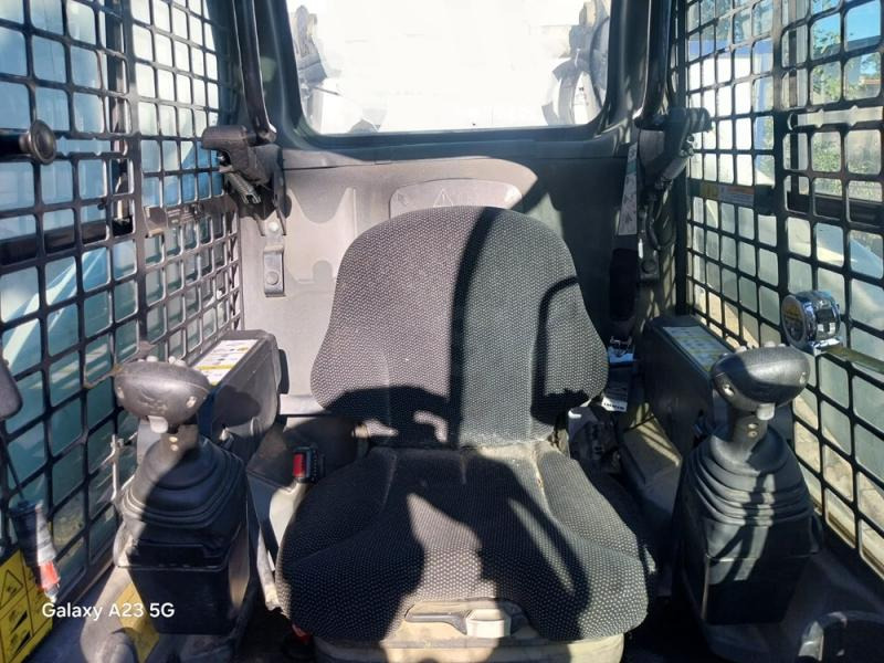 BOBCAT T870 T870 - Chargeuse compacte sur chenilles: photos 3 BOBCAT T870 T870 - Chargeuse compacte sur chenilles: photos 3