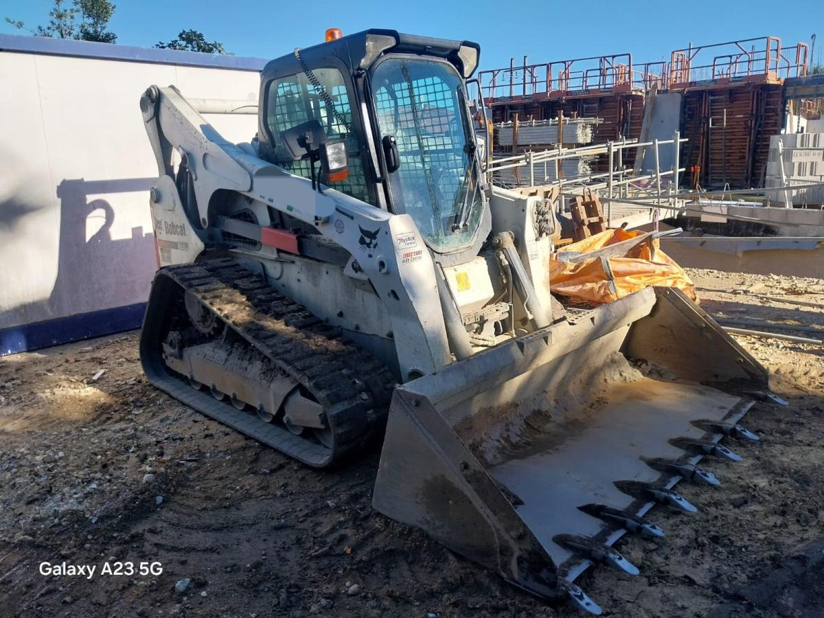 BOBCAT T870 T870 - Chargeuse compacte sur chenilles: photos 1 BOBCAT T870 T870 - Chargeuse compacte sur chenilles: photos 1