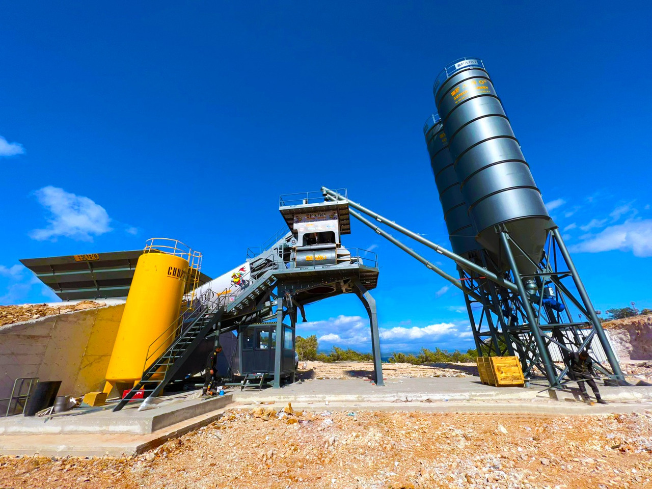 FABO mobile concrete batching plant - Centrale à béton: photos 3 FABO mobile concrete batching plant - Centrale à béton: photos 3