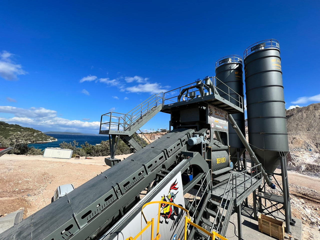 FABO mobile concrete batching plant - Centrale à béton: photos 4 FABO mobile concrete batching plant - Centrale à béton: photos 4