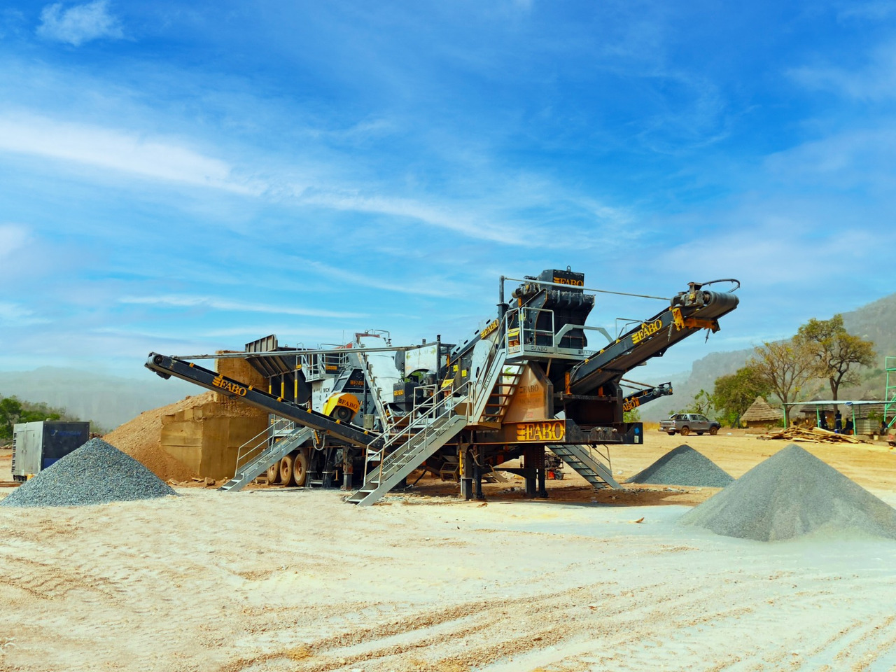 Concasseur à mâchoires neuf FABO mobile jaw crusher