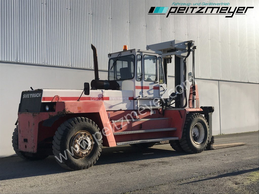 Svetruck Gabelstapler 25120-45 drehbarer Fahrersitz - Chariot élévateur diesel: photos 3 Svetruck Gabelstapler 25120-45 drehbarer Fahrersitz - Chariot élévateur diesel: photos 3