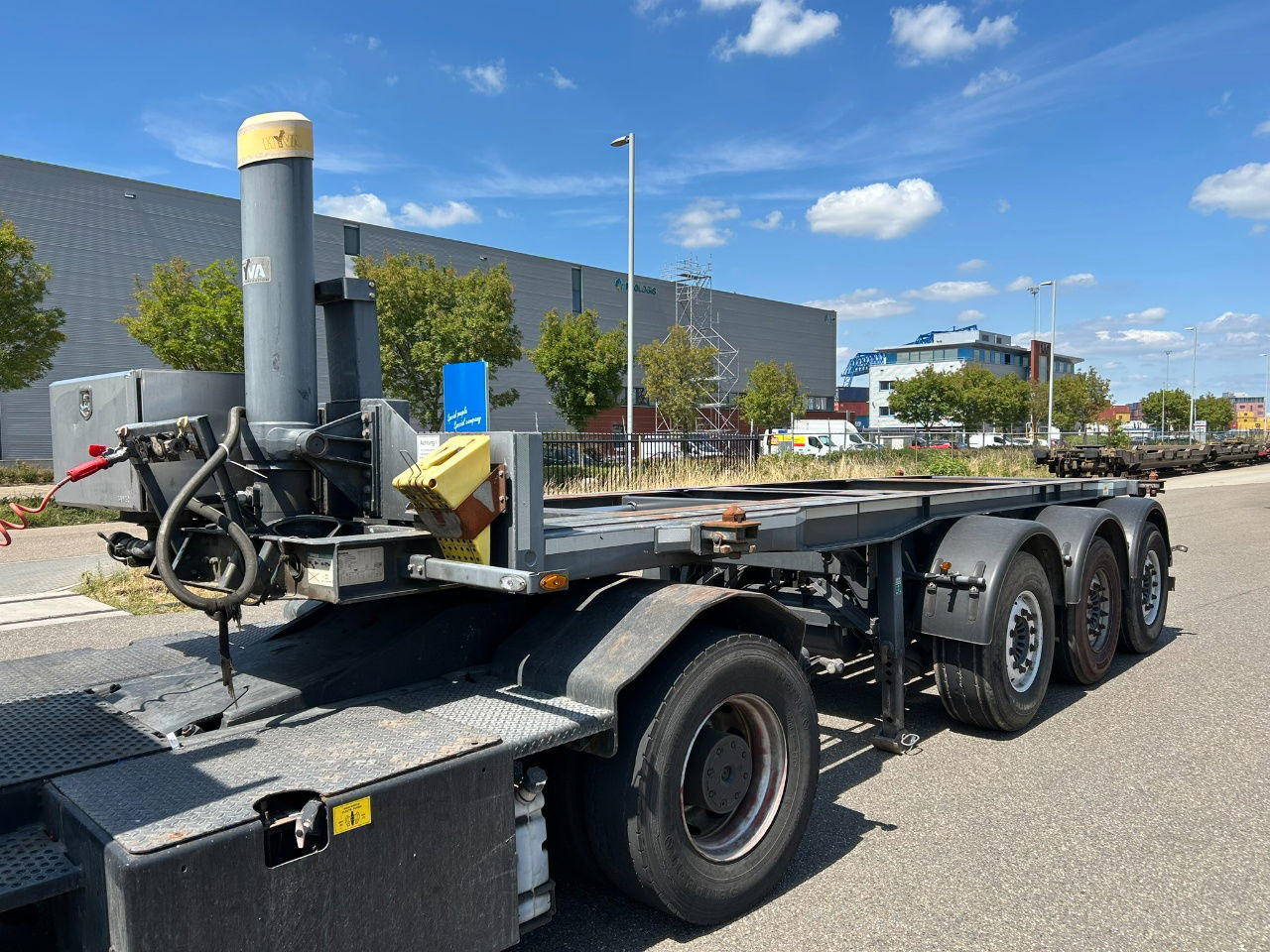 Mafa 20 ft tipping chassis / disc brakes / lifting axle / alcoa wheels / - Semi-remorque porte-conteneur/ Caisse mobile: photos 1 Mafa 20 ft tipping chassis / disc brakes / lifting axle / alcoa wheels / - Semi-remorque porte-conteneur/ Caisse mobile: photos 1