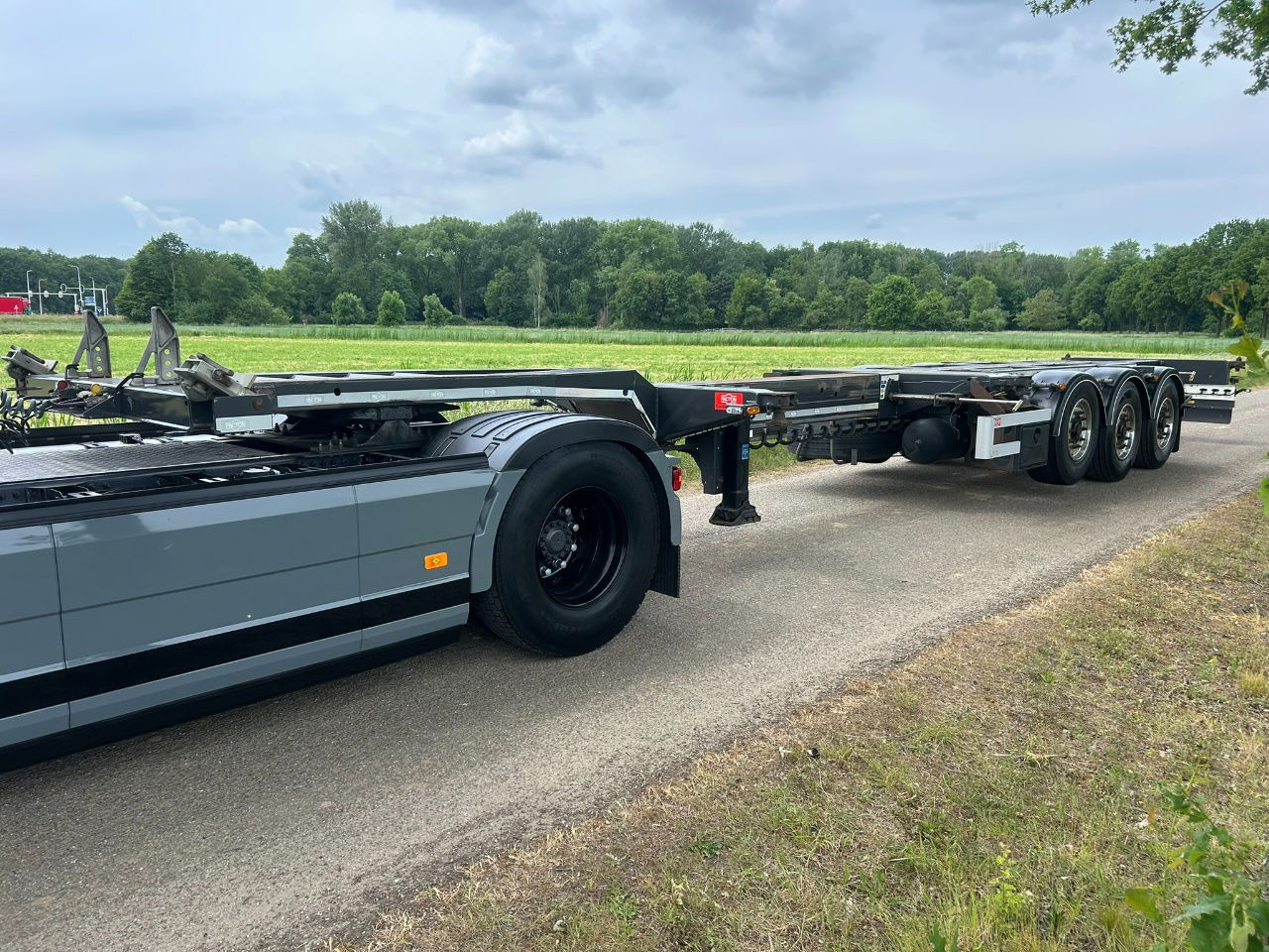 Pacton ET3 / Bpw Disc / Lifting axle / 2x20/30/40/45 ft hc / Tyres 80 / Tuf 3-20 - Semi-remorque porte-conteneur/ Caisse mobile: photos 5 Pacton ET3 / Bpw Disc / Lifting axle / 2x20/30/40/45 ft hc / Tyres 80 / Tuf 3-20 - Semi-remorque porte-conteneur/ Caisse mobile: photos 5