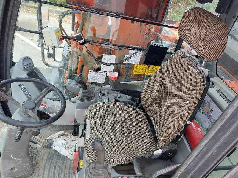 Pelle sur pneus Hitachi ZX170W-6 (+ Rototilt R5): photos 7