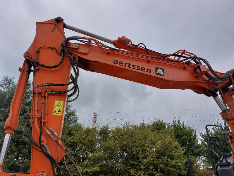 Pelle sur pneus Hitachi ZX170W-6 (+ Rototilt R5): photos 10