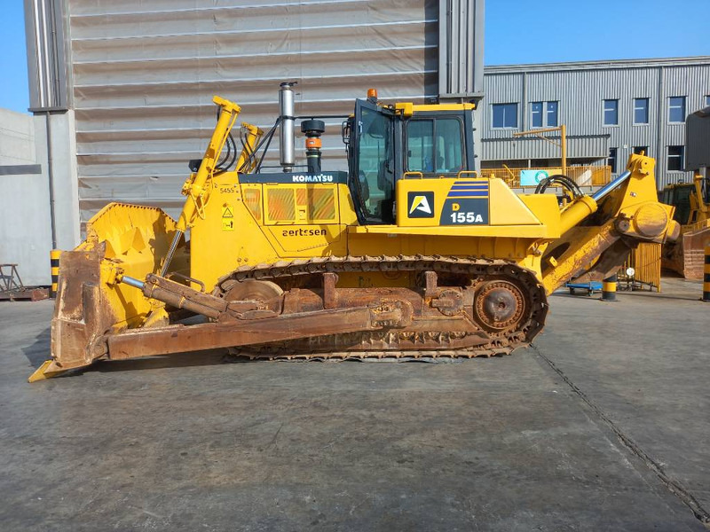 Komatsu D155A-6R (4 Pcs available in Abu Dhabi) - Bulldozer: photos 1 Komatsu D155A-6R (4 Pcs available in Abu Dhabi) - Bulldozer: photos 1