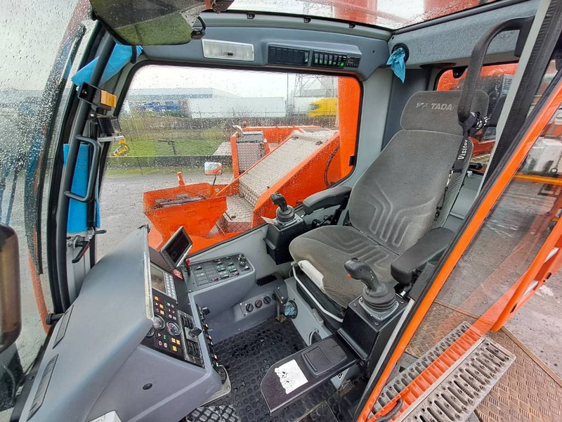 Grue tout-terrain Tadano ATF70G-4: photos 18