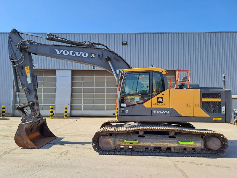 Volvo EC 220 EL - Pelle sur chenille: photos 1 Volvo EC 220 EL - Pelle sur chenille: photos 1