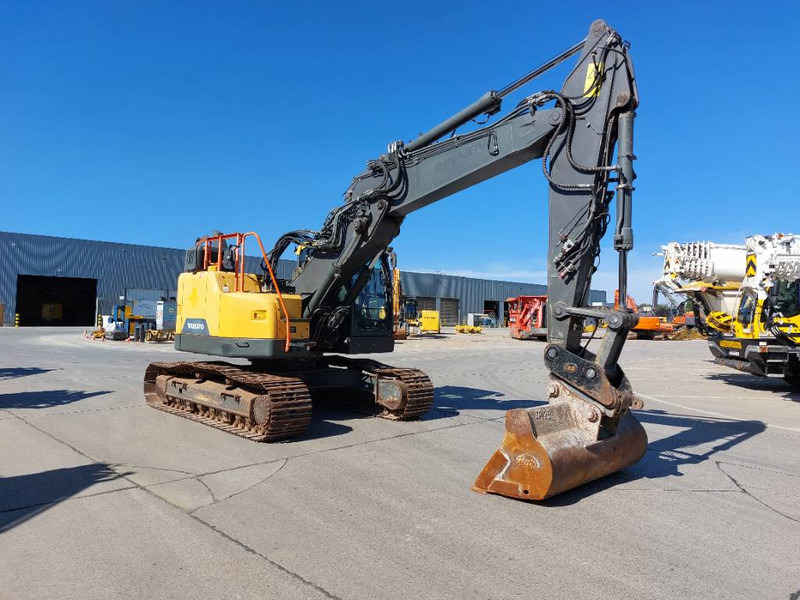 Volvo ECR 235 E - Pelle sur chenille: photos 3 Volvo ECR 235 E - Pelle sur chenille: photos 3