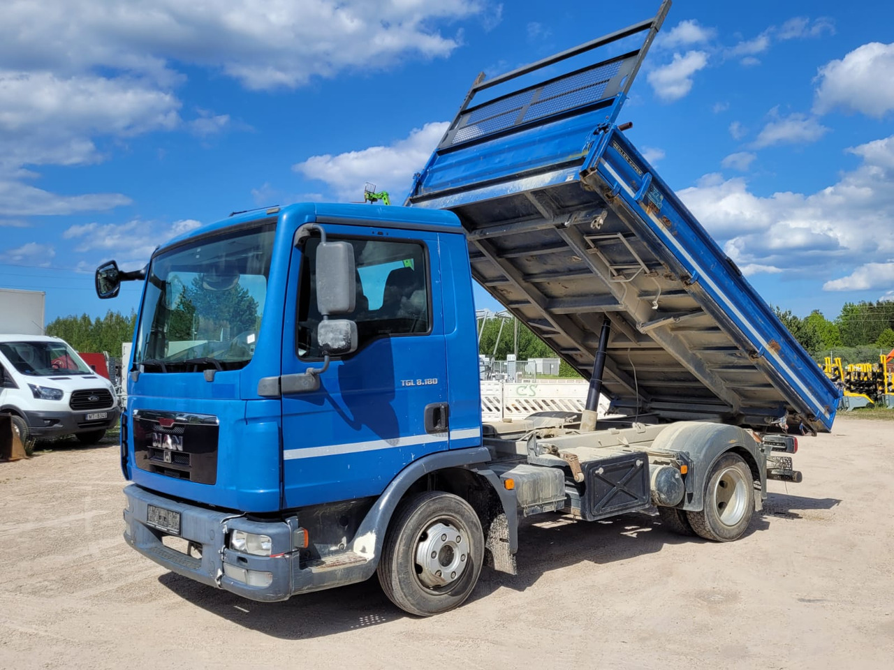 Camion benne MAN TGL 8.180: photos 11 Camion benne MAN TGL 8.180: photos 11