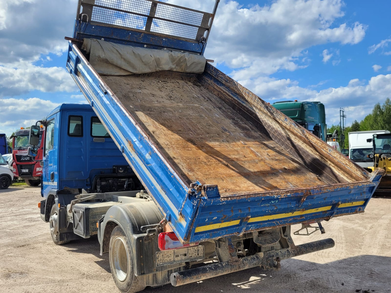 Camion benne MAN TGL 8.180: photos 10 Camion benne MAN TGL 8.180: photos 10