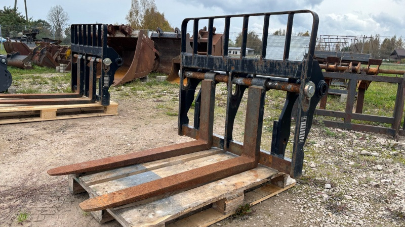 Manitou 2.9t and 3.5t - Fourches pour Chargeuse sur pneus télescopique: photos 2 Manitou 2.9t and 3.5t - Fourches pour Chargeuse sur pneus télescopique: photos 2