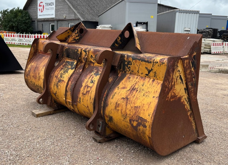 Volvo BM 2400mm - Godet pour chargeur pour Chargeuse sur pneus: photos 4 Volvo BM 2400mm - Godet pour chargeur pour Chargeuse sur pneus: photos 4