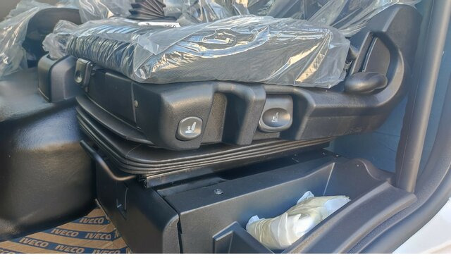 IVECO EuroCargo ML120EL21 EVI_E-AC+ PILOT+PTO... - Châssis cabine: photos 5 IVECO EuroCargo ML120EL21 EVI_E-AC+ PILOT+PTO... - Châssis cabine: photos 5