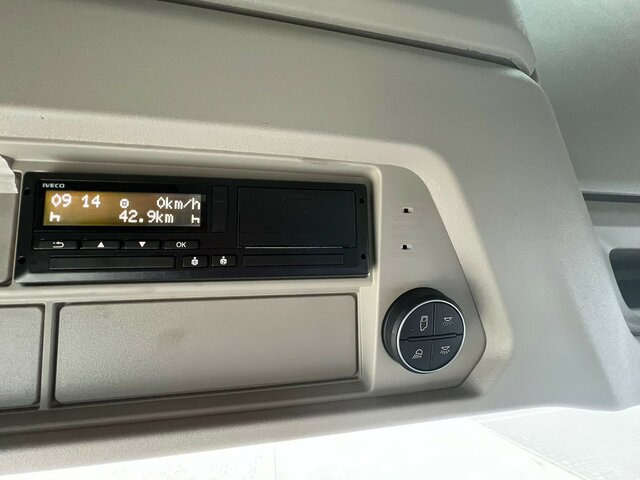 IVECO S-Way AS440S49T/P-AF4T COMFORT AERO PREMIUM LED... - Tracteur routier: photos 5 IVECO S-Way AS440S49T/P-AF4T COMFORT AERO PREMIUM LED... - Tracteur routier: photos 5