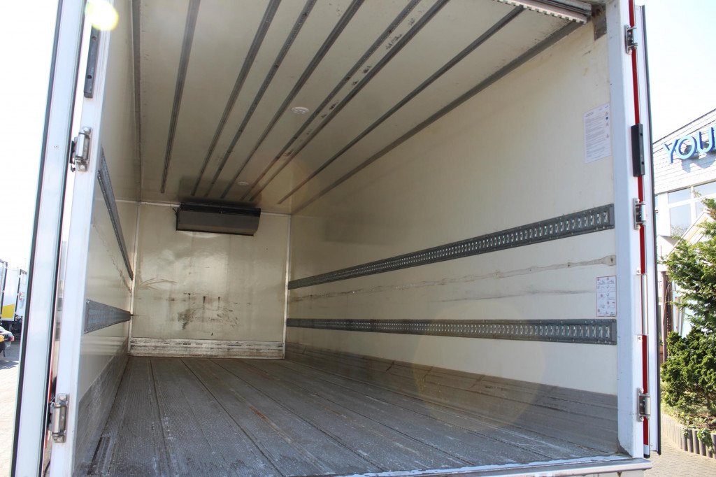 Mercedes-Benz Atego 1221 TK T-800R Tiefkühl Türen+LBW - Camion frigorifique: photos 2 Mercedes-Benz Atego 1221 TK T-800R Tiefkühl Türen+LBW - Camion frigorifique: photos 2