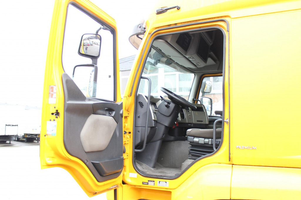 Renault Premium 380DXi BDF Schlafkabine LBW AHK 298 TKm - Châssis cabine: photos 4 Renault Premium 380DXi BDF Schlafkabine LBW AHK 298 TKm - Châssis cabine: photos 4