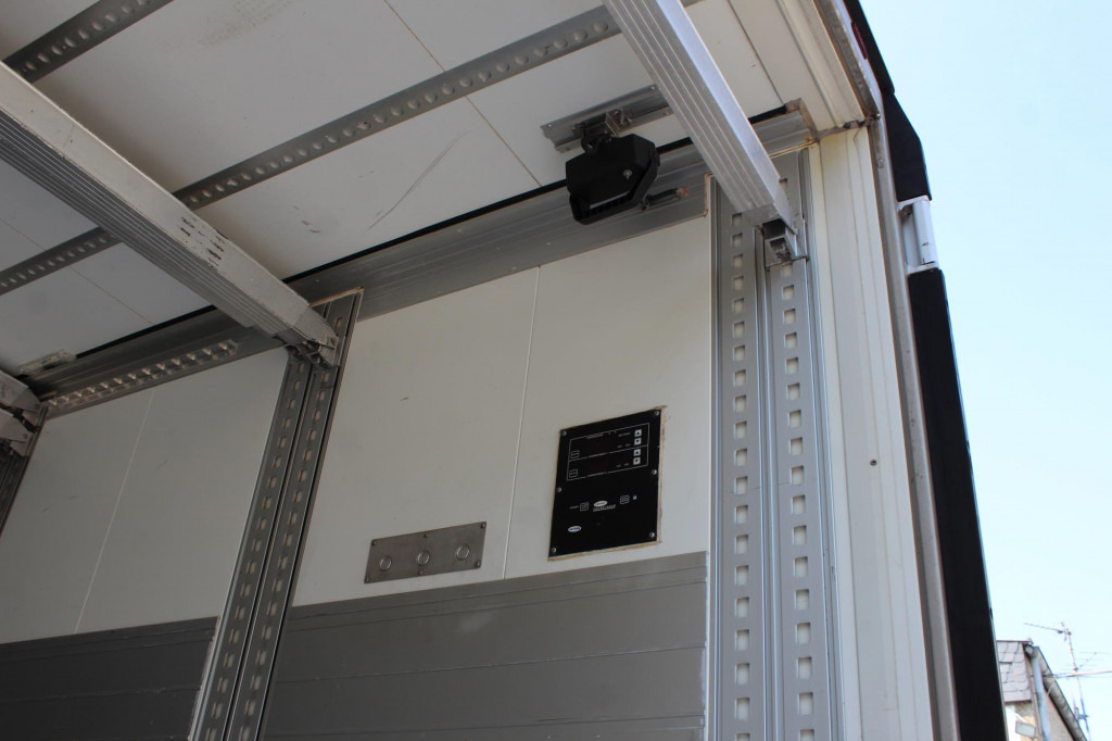 SCHMITZ Carrier Vector 1950Mt. Doppelstock Blumen LBW! - Semi-remorque frigorifique: photos 4 SCHMITZ Carrier Vector 1950Mt. Doppelstock Blumen LBW! - Semi-remorque frigorifique: photos 4