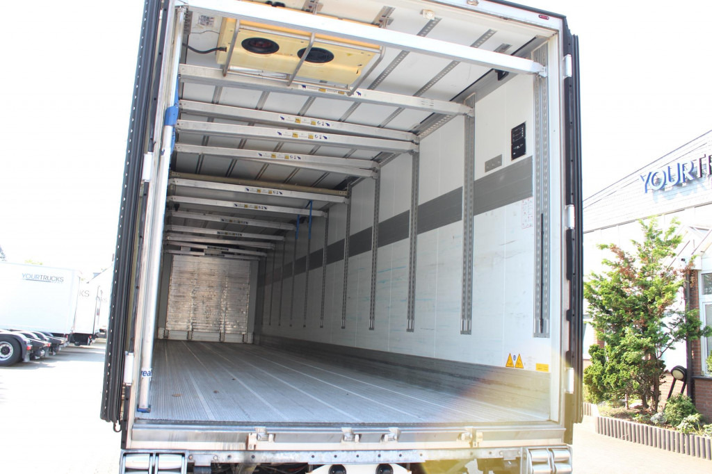 SCHMITZ Carrier Vector 1950Mt. Doppelstock Blumen LBW! - Semi-remorque frigorifique: photos 3 SCHMITZ Carrier Vector 1950Mt. Doppelstock Blumen LBW! - Semi-remorque frigorifique: photos 3