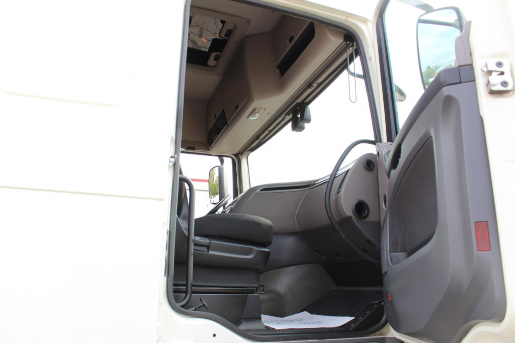 Daf XF  480 SC   Retarder   ACC   LDWS   2 Liegen - Tracteur routier: photos 3 Daf XF  480 SC   Retarder   ACC   LDWS   2 Liegen - Tracteur routier: photos 3