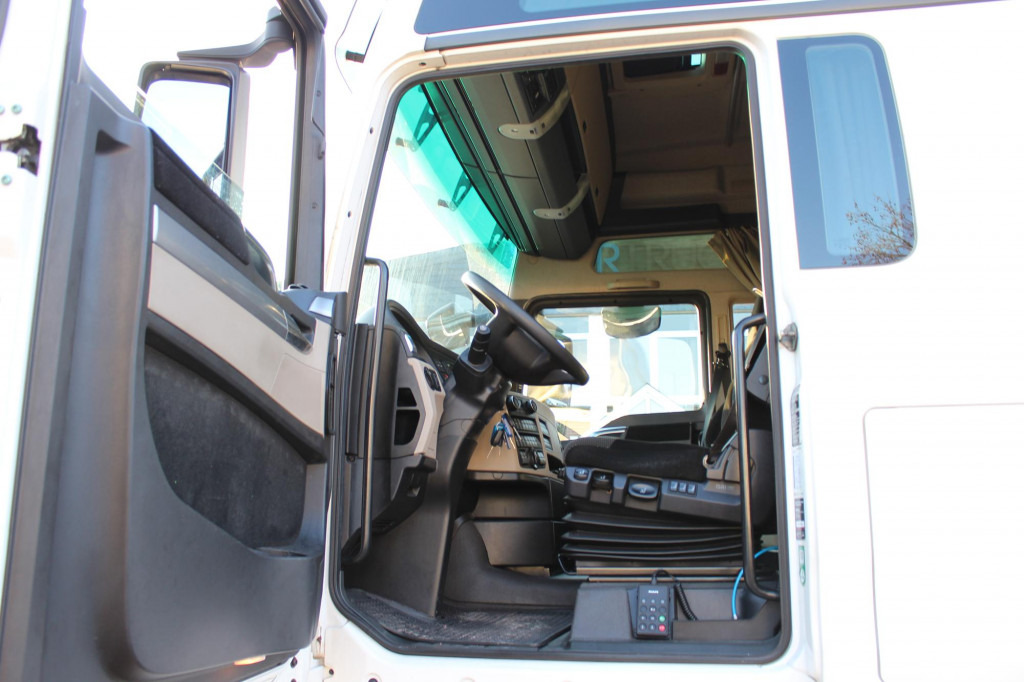 MAN TGX 18.510 E6 XXL Retarder Kühlbox Navi - Tracteur routier: photos 4 MAN TGX 18.510 E6 XXL Retarder Kühlbox Navi - Tracteur routier: photos 4