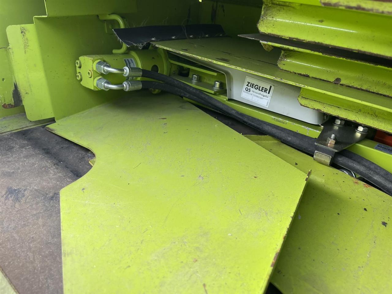 Moissoneuse CLAAS Schneidwerk Claas Vario V1050, ca. 1600ha, LED Laser, Bj. 2016: photos 9