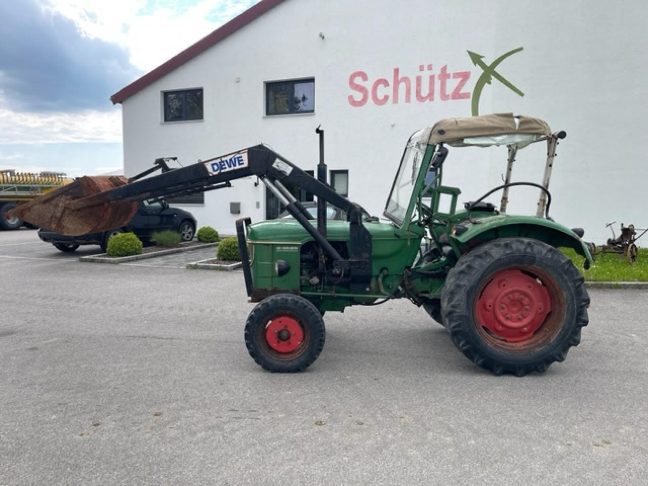 Deutz-Fahr D 4005 mit Frontlader / Oldtimer - Tracteur agricole: photos 1 Deutz-Fahr D 4005 mit Frontlader / Oldtimer - Tracteur agricole: photos 1