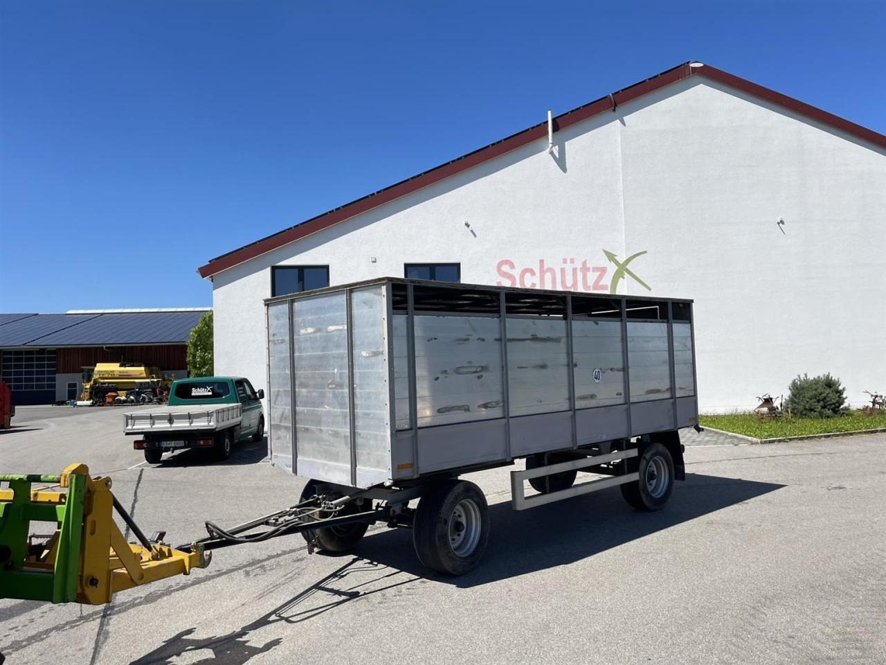 Fortschritt Viehtransportwagen, Viehanhänger, Tiertransport - Remorque agricole: photos 1 Fortschritt Viehtransportwagen, Viehanhänger, Tiertransport - Remorque agricole: photos 1