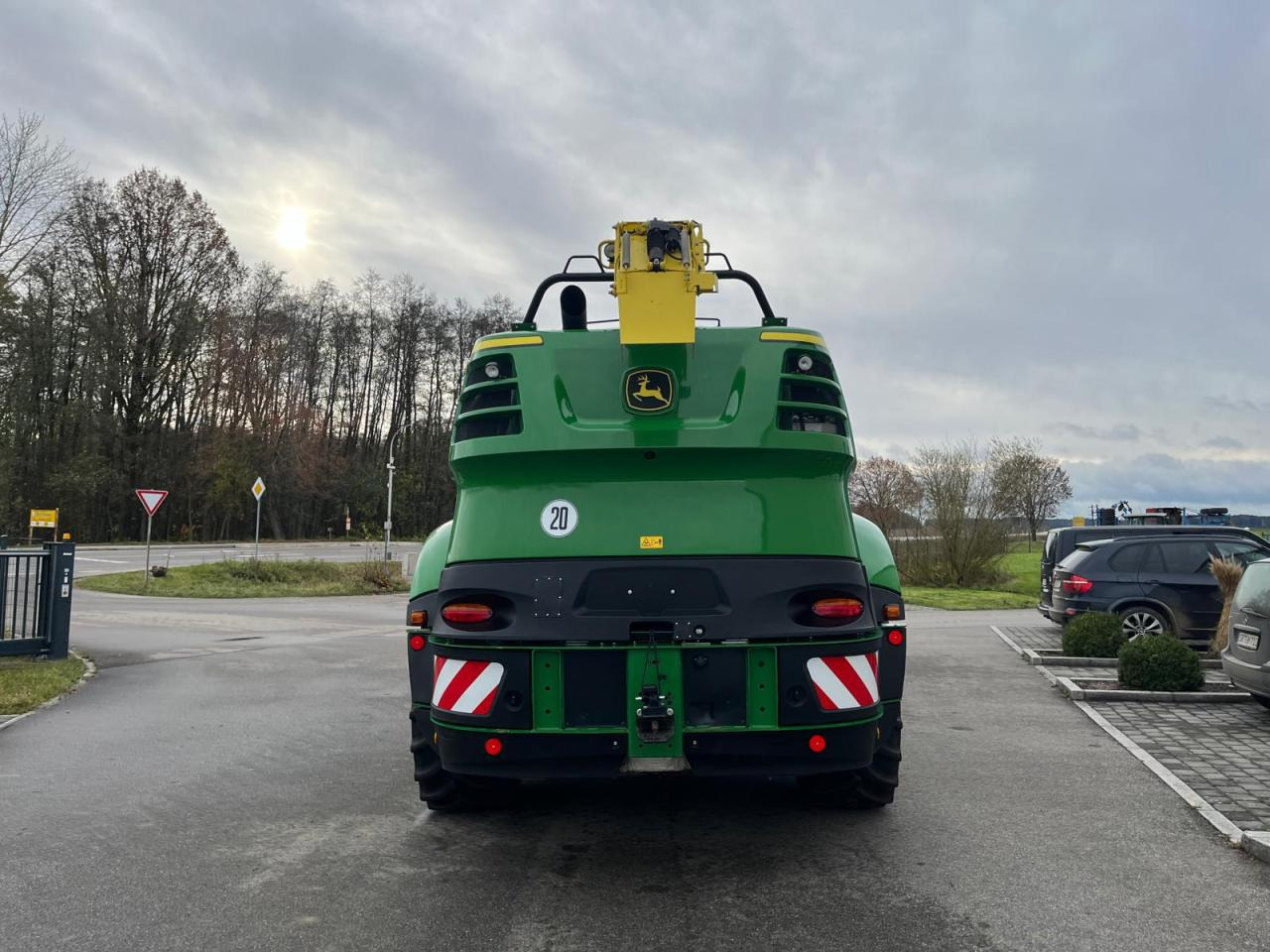 John Deere 8300i Feldhäcksler, Harvestlap, Pickup, Kemper, erst 910 Betriebsstunden, Baujahr 2018 - Ensileuse: photos 4 John Deere 8300i Feldhäcksler, Harvestlap, Pickup, Kemper, erst 910 Betriebsstunden, Baujahr 2018 - Ensileuse: photos 4