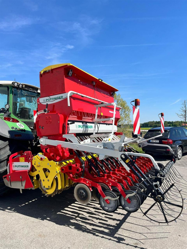 Pöttinger 3m Vitasem 302 ADD + Pöttinger Lion 303.12 WG - Combiné de semis: photos 5 Pöttinger 3m Vitasem 302 ADD + Pöttinger Lion 303.12 WG - Combiné de semis: photos 5